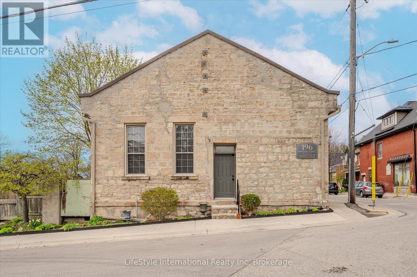 6 - 196 Arthur Street N, Guelph (General Hospital), Ontario  N1E 4V8 - Photo 3 - X12918984