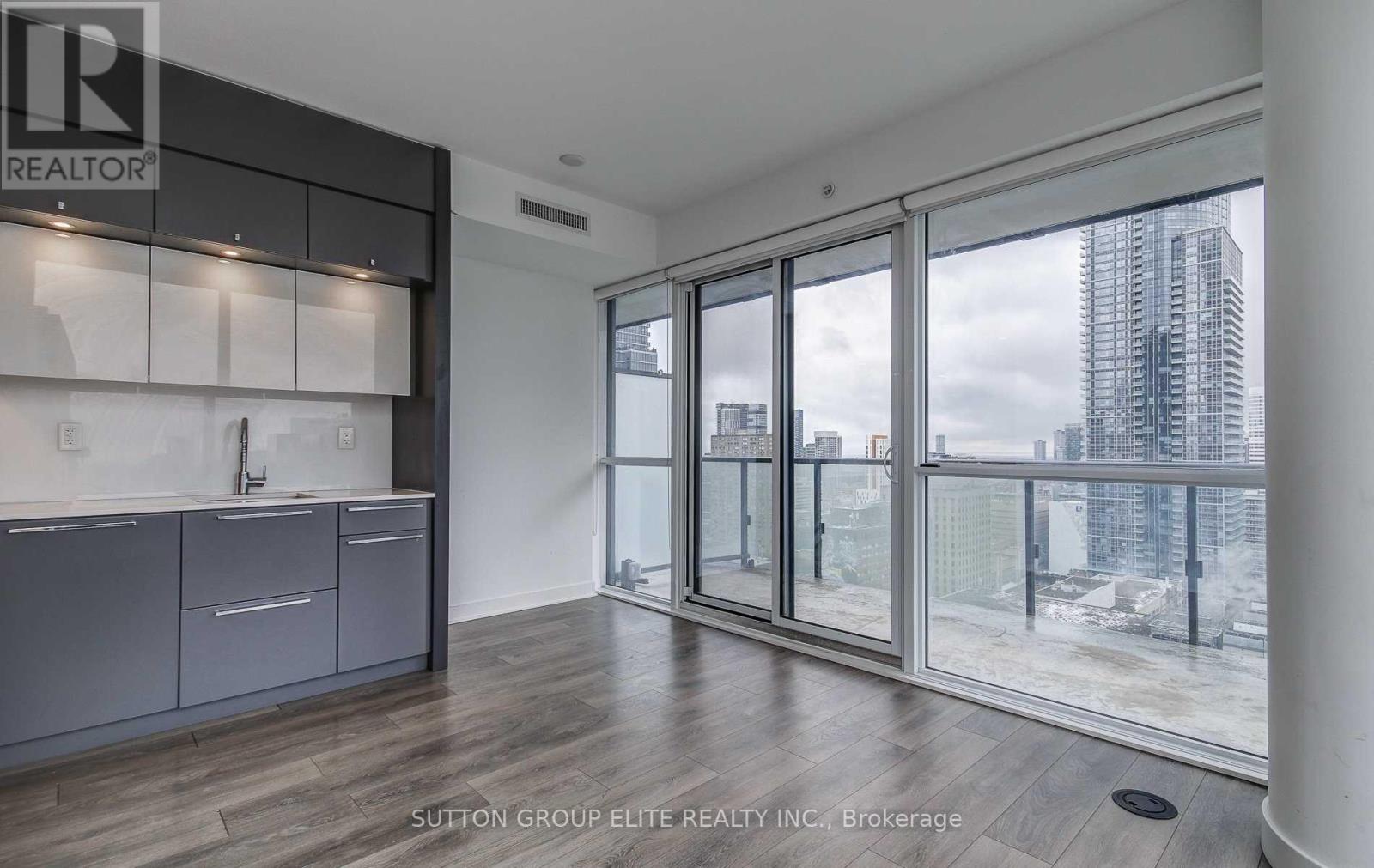 2503 - 15 Grenville Street, Toronto (Bay Street Corridor), Ontario  M4Y 0B9 - Photo 10 - C12918724