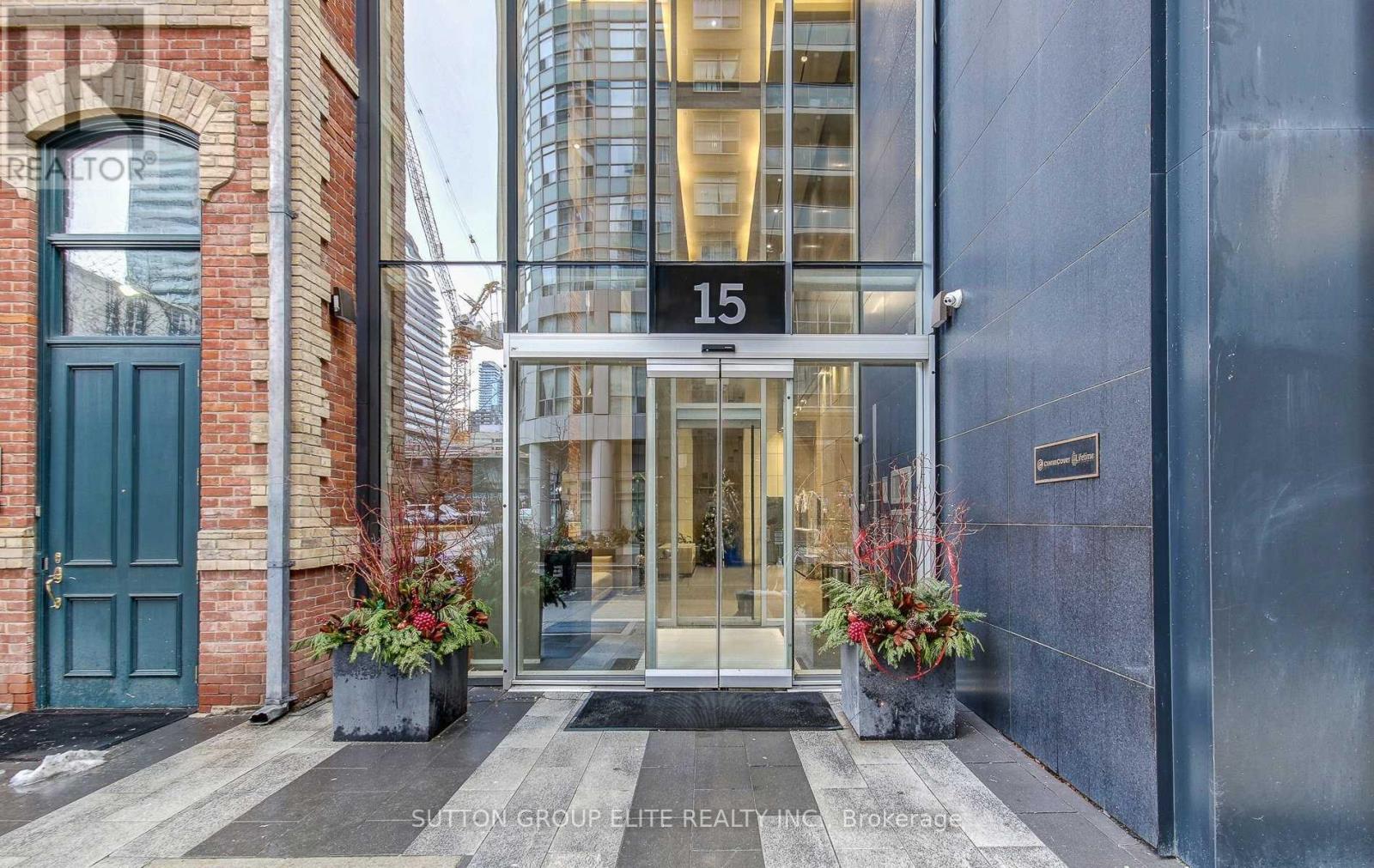 2503 - 15 Grenville Street, Toronto (Bay Street Corridor), Ontario  M4Y 0B9 - Photo 2 - C12918724