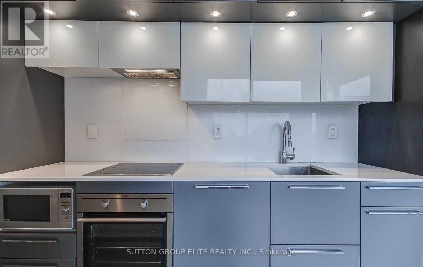 2503 - 15 Grenville Street, Toronto (Bay Street Corridor), Ontario  M4Y 0B9 - Photo 8 - C12918724