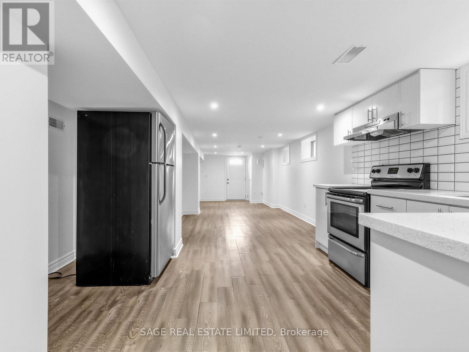 Lower - 321 Lauder Avenue, Toronto (Oakwood Village), Ontario  M6E 3H7 - Photo 25 - C12918730