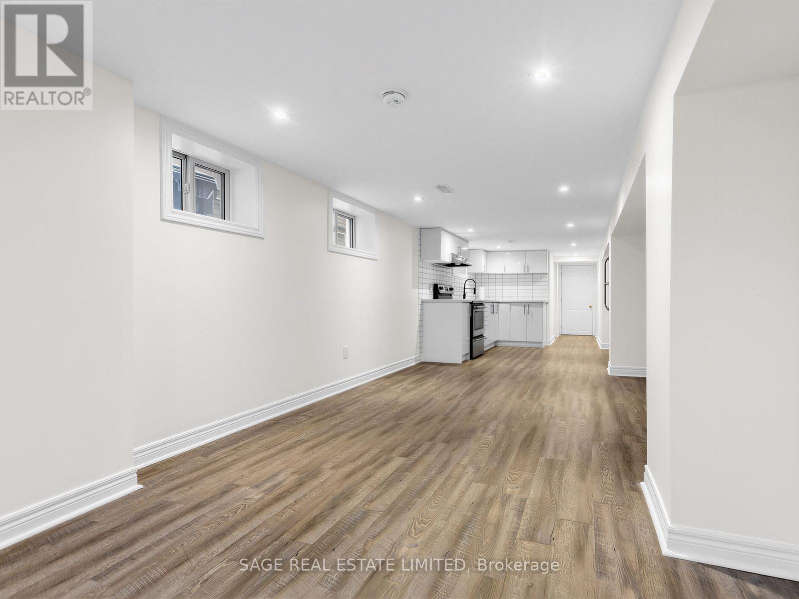 Lower - 321 Lauder Avenue, Toronto (Oakwood Village), Ontario  M6E 3H7 - Photo 4 - C12918730