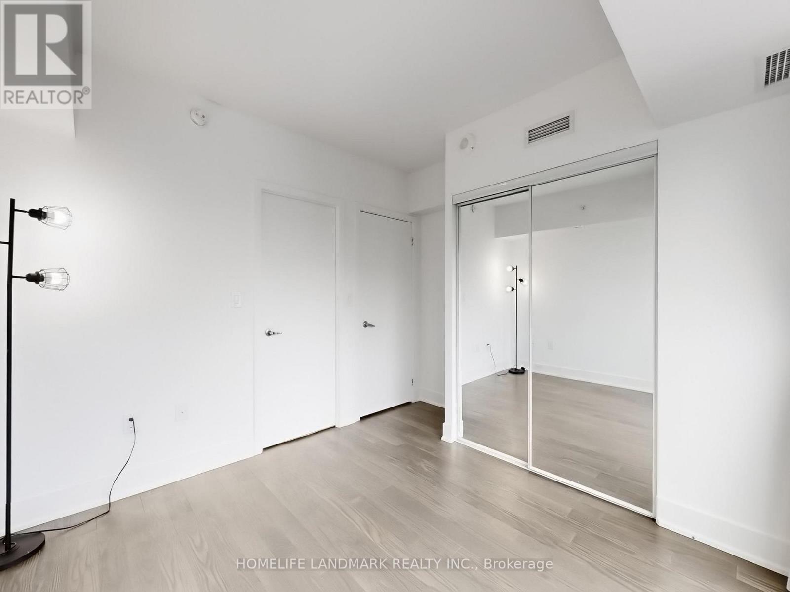 2207 - 955 Bay Street, Toronto, Ontario  M5S 0C6 - Photo 12 - C12918760