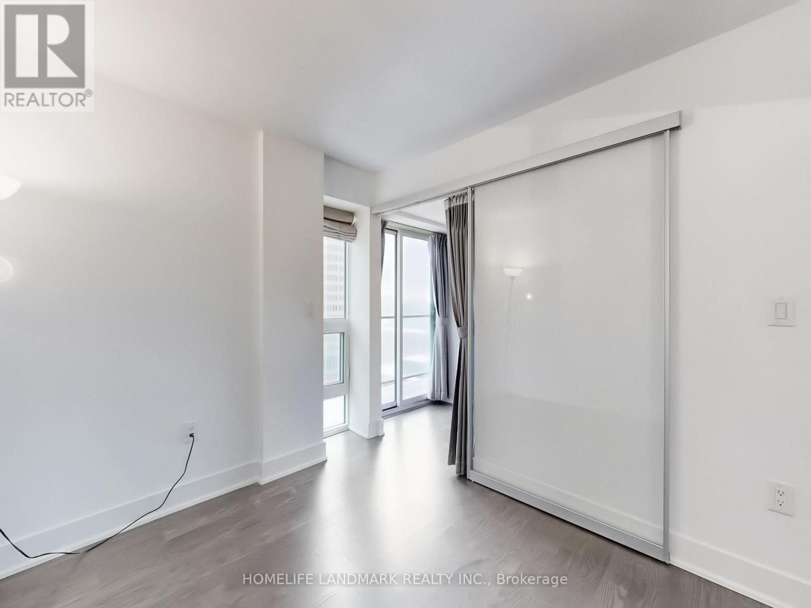 2207 - 955 Bay Street, Toronto, Ontario  M5S 0C6 - Photo 15 - C12918760