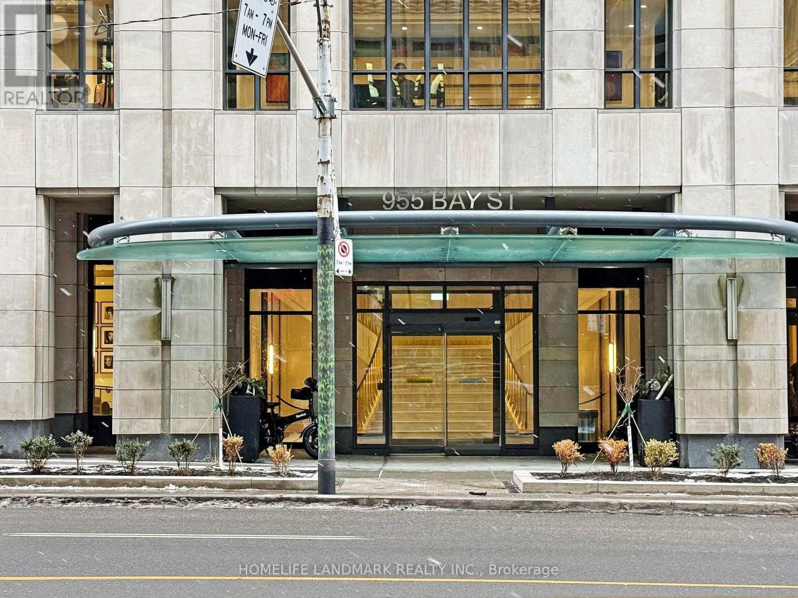 2207 - 955 Bay Street, Toronto, Ontario  M5S 0C6 - Photo 2 - C12918760