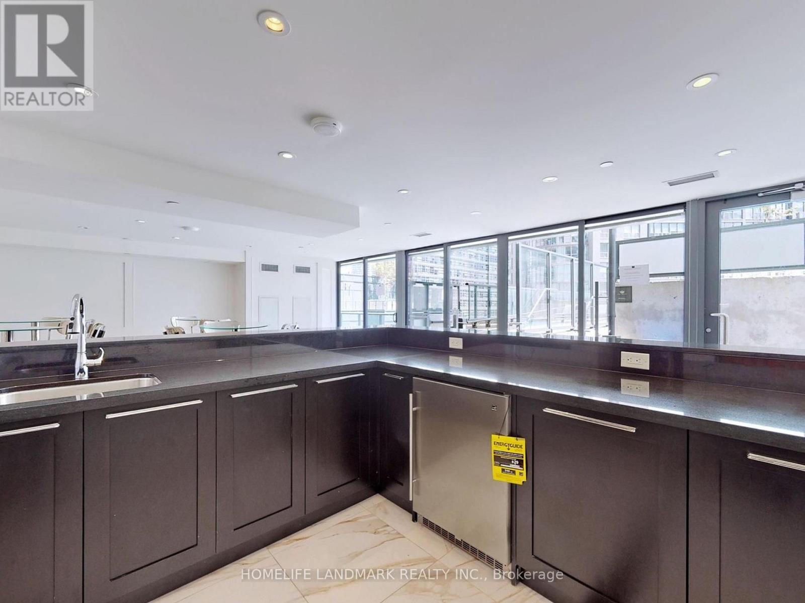 2207 - 955 Bay Street, Toronto, Ontario  M5S 0C6 - Photo 32 - C12918760