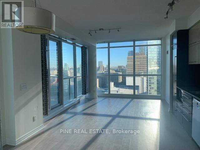 Ph601 - 770 Bay Street, Toronto (Bay Street Corridor), Ontario  M5G 0A6 - Photo 5 - C12918806