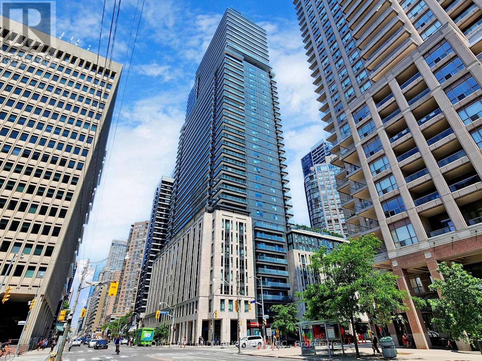 2207 - 955 BAY STREET, Toronto, Ontario