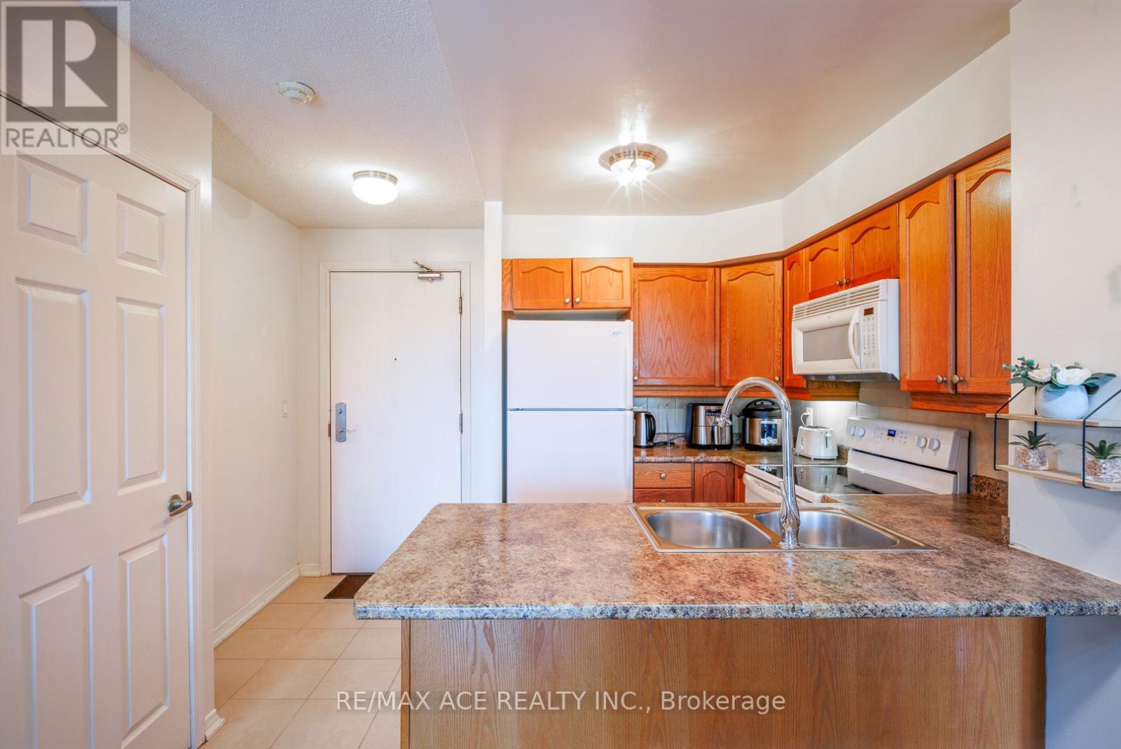 605 - 18 Valley Woods Road, Toronto (Parkwoods-Donalda), Ontario  M3A 0A1 - Photo 8 - C12918858