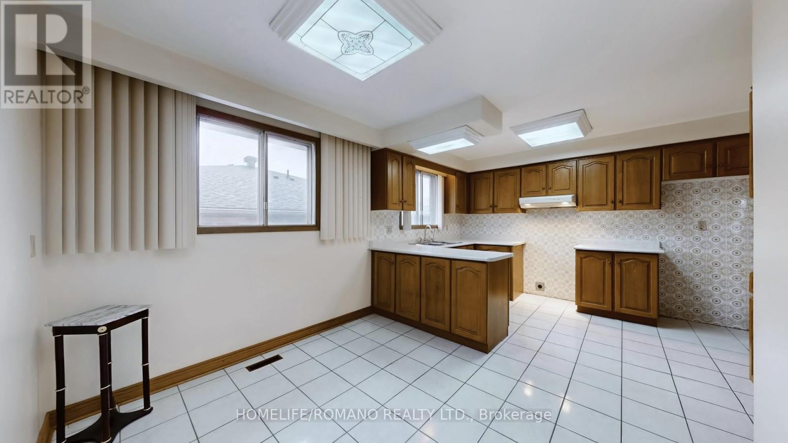 43 Warfield Drive, Toronto (Pleasant View), Ontario  M2J 3S4 - Photo 9 - C12918868