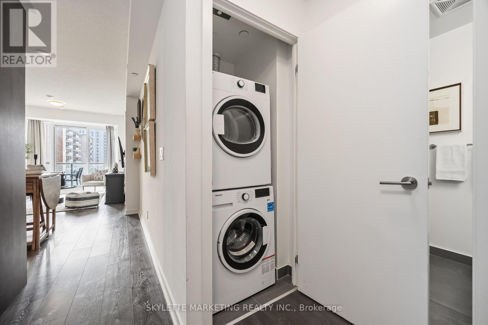 414 - 38 Forest Manor Road, Toronto (Henry Farm), Ontario  M2J 1M1 - Photo 7 - C12918876