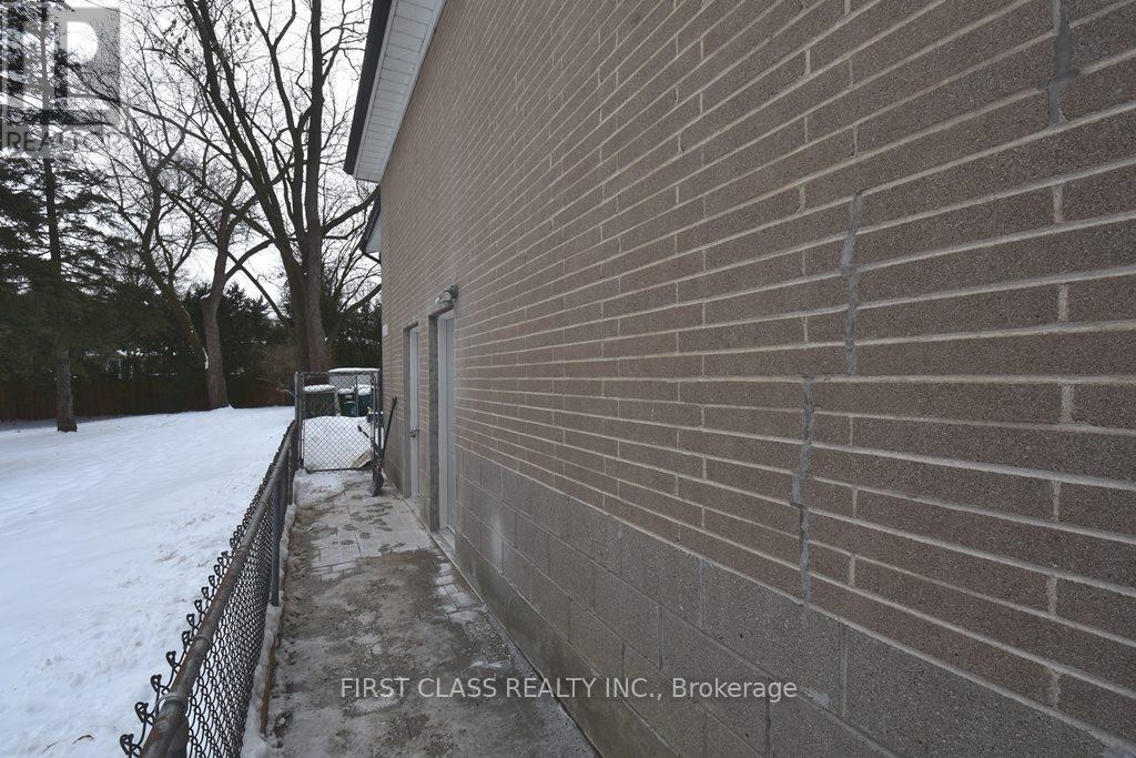 1 - 113 Holcolm Road, Toronto (Willowdale West), Ontario  M2N 2E1 - Photo 2 - C12918996