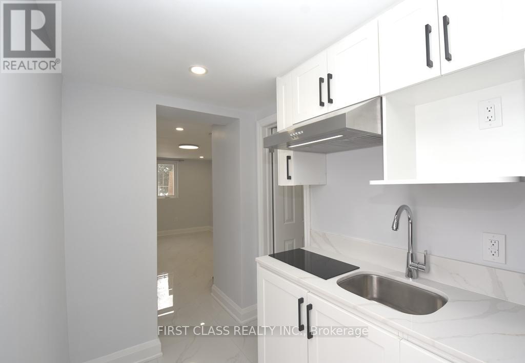 1 - 113 Holcolm Road, Toronto (Willowdale West), Ontario  M2N 2E1 - Photo 3 - C12918996