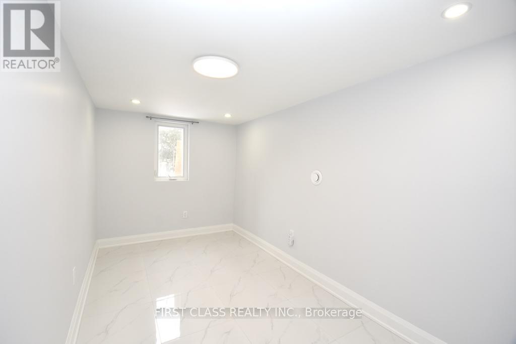 1 - 113 Holcolm Road, Toronto (Willowdale West), Ontario  M2N 2E1 - Photo 6 - C12918996