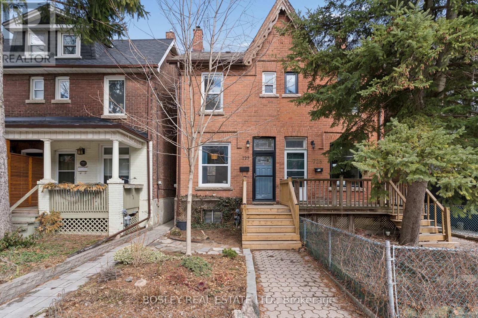 725 MANNING AVENUE, Toronto, Ontario