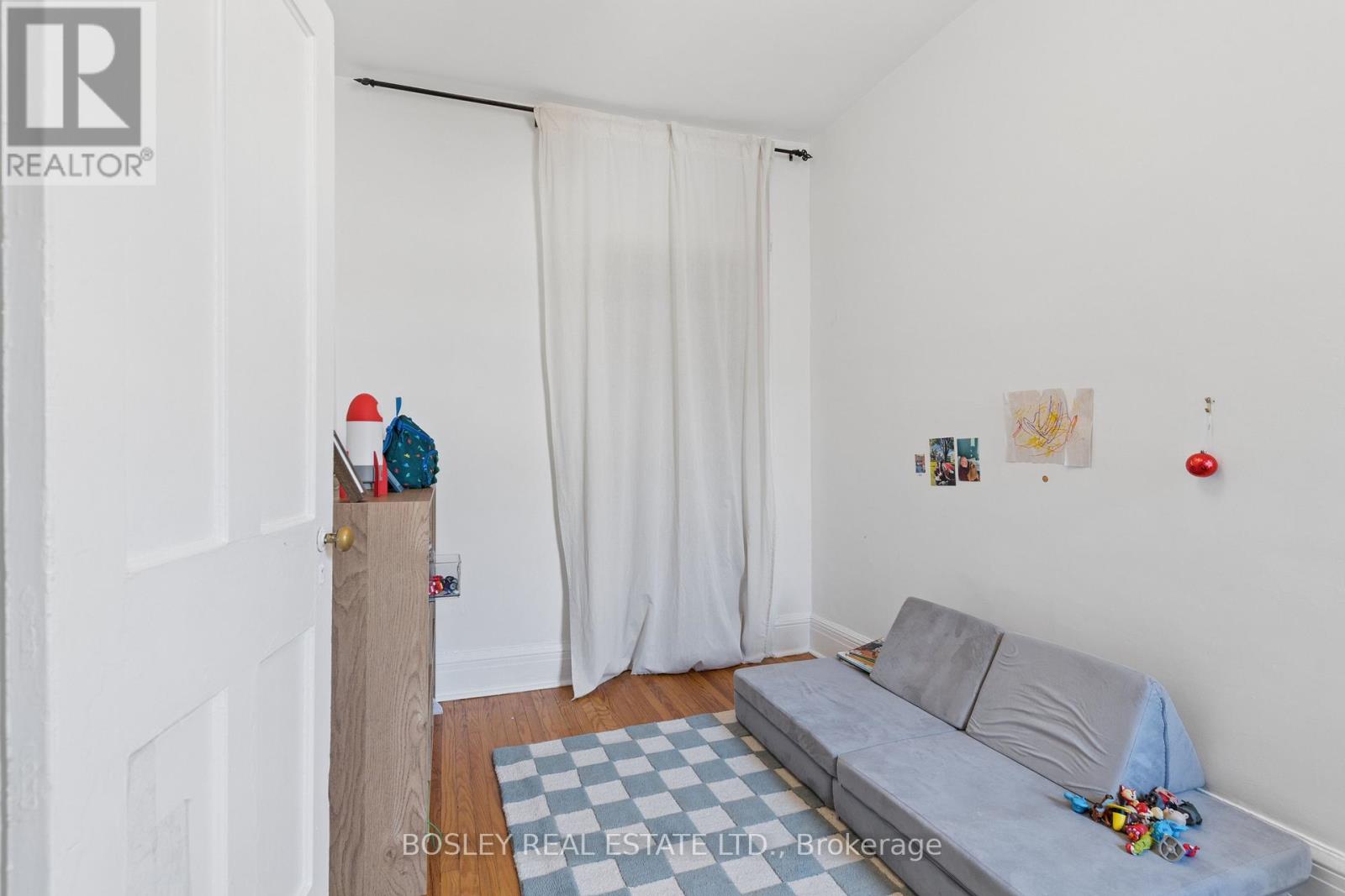 725 Manning Avenue, Toronto, Ontario  M6G 2W5 - Photo 16 - C12919034