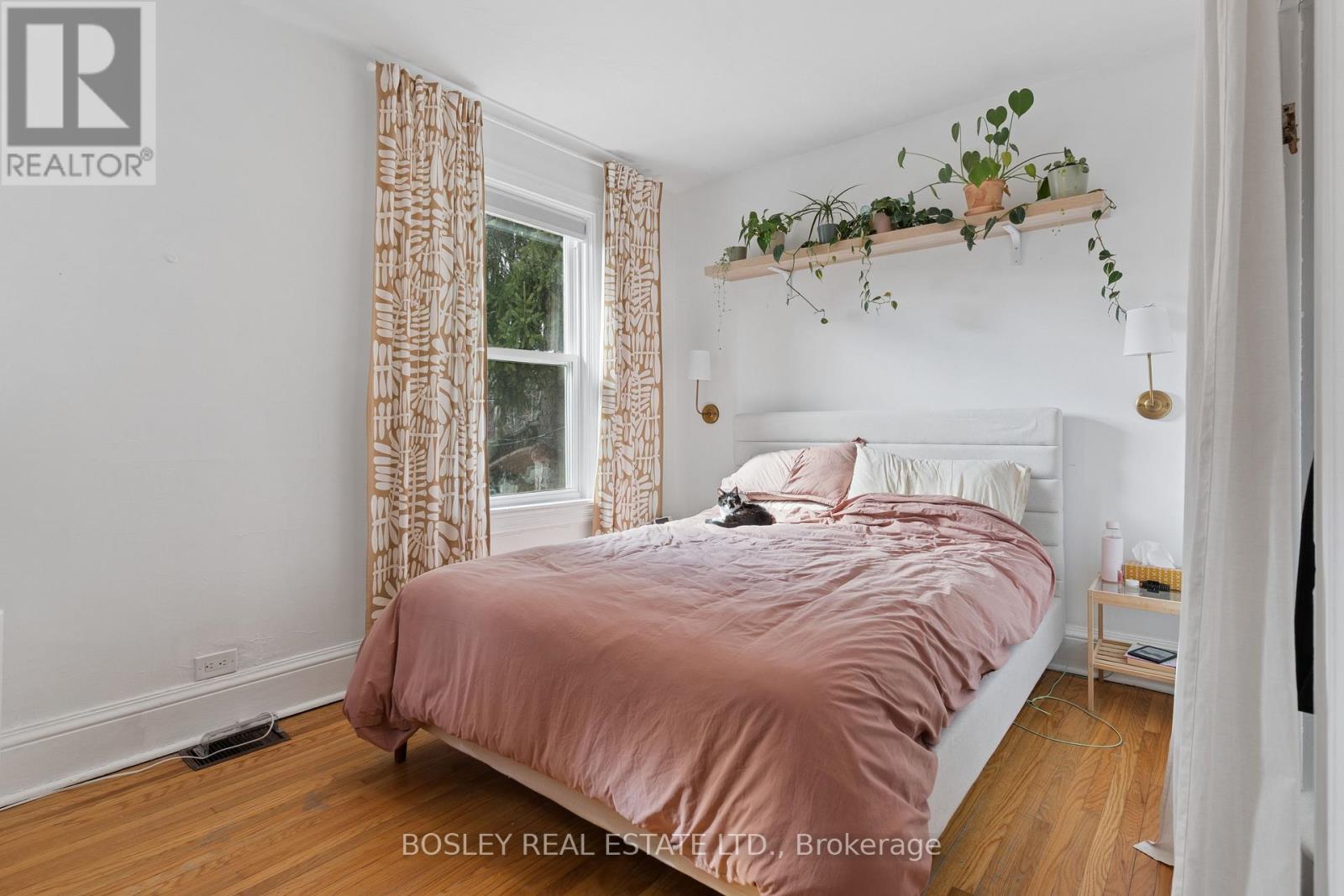 725 Manning Avenue, Toronto, Ontario  M6G 2W5 - Photo 19 - C12919034