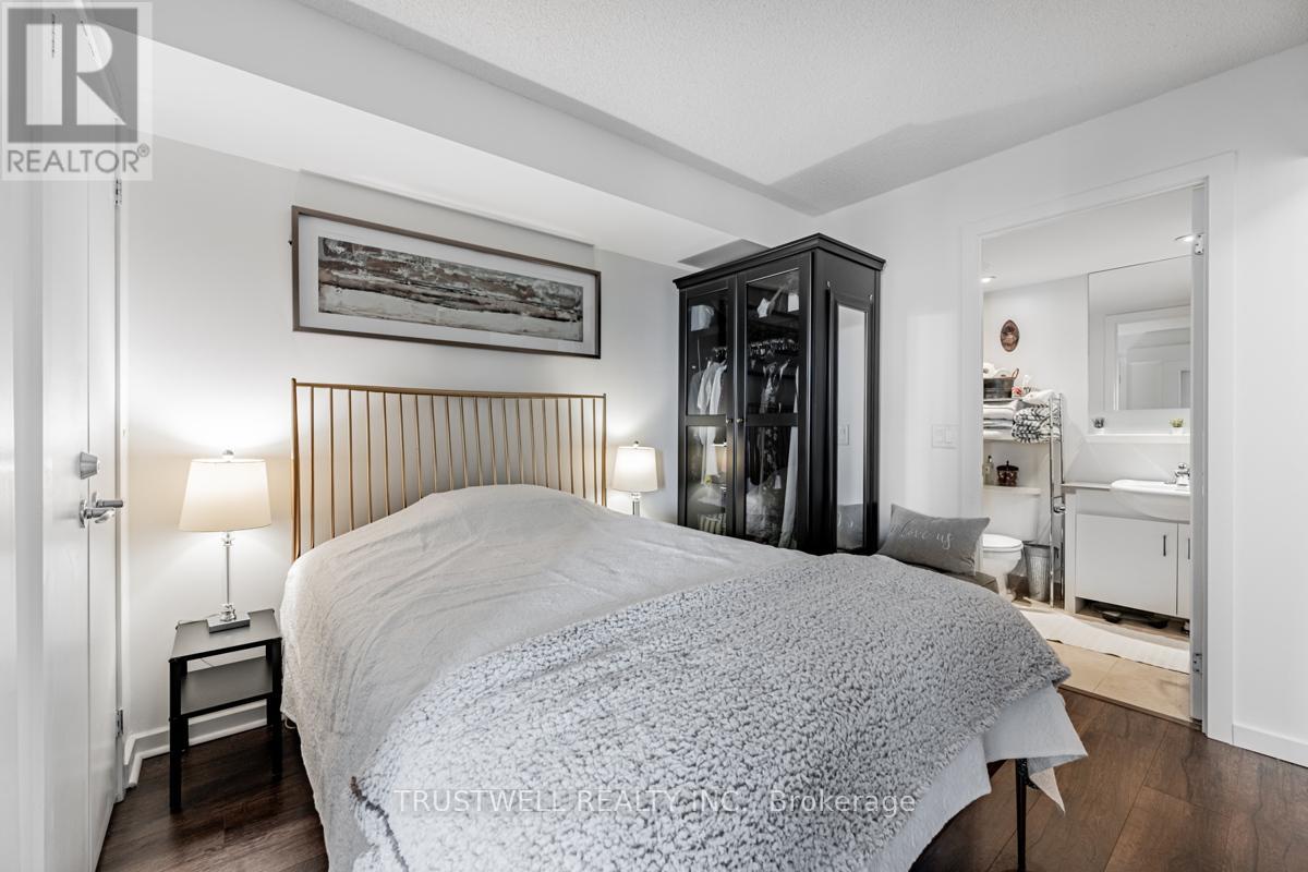 511 - 208 Queens Quay W, Toronto (Waterfront Communities), Ontario  M5J 2Y5 - Photo 7 - C12919040