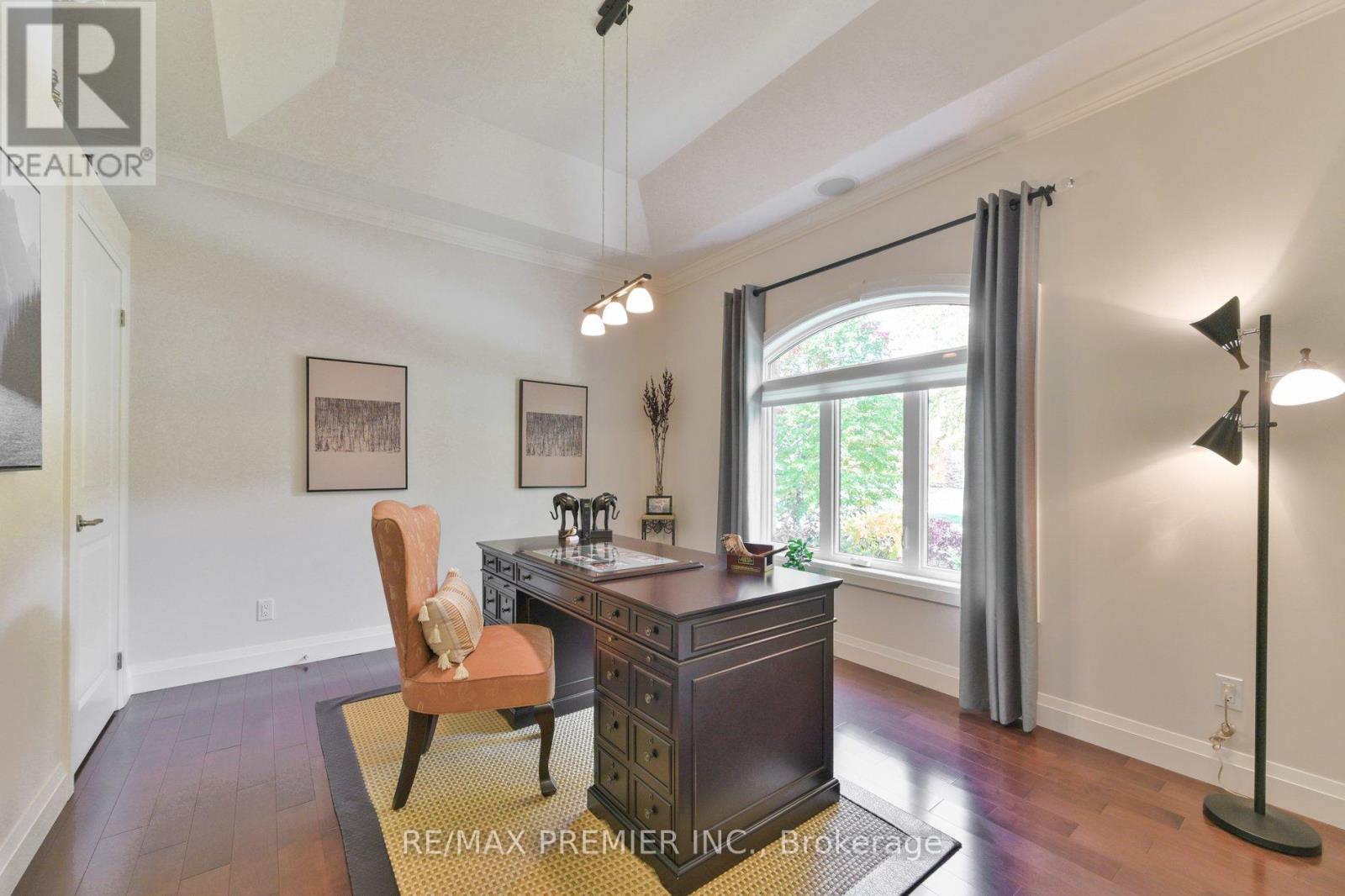 2 Hilltop Court, Springwater, Ontario  L9X 0H5 - Photo 12 - S12742920