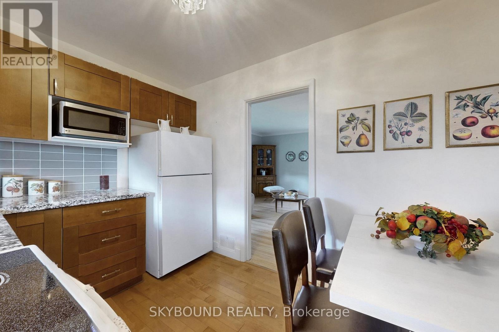 139 Tower Drive, Toronto (Wexford-Maryvale), Ontario  M1R 3P6 - Photo 8 - E12918764