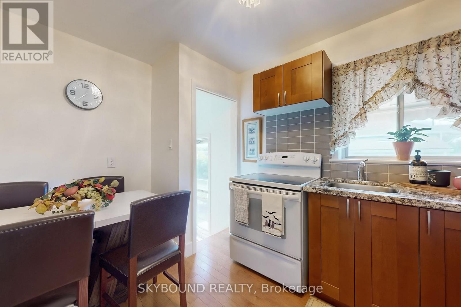 139 Tower Drive, Toronto (Wexford-Maryvale), Ontario  M1R 3P6 - Photo 9 - E12918764