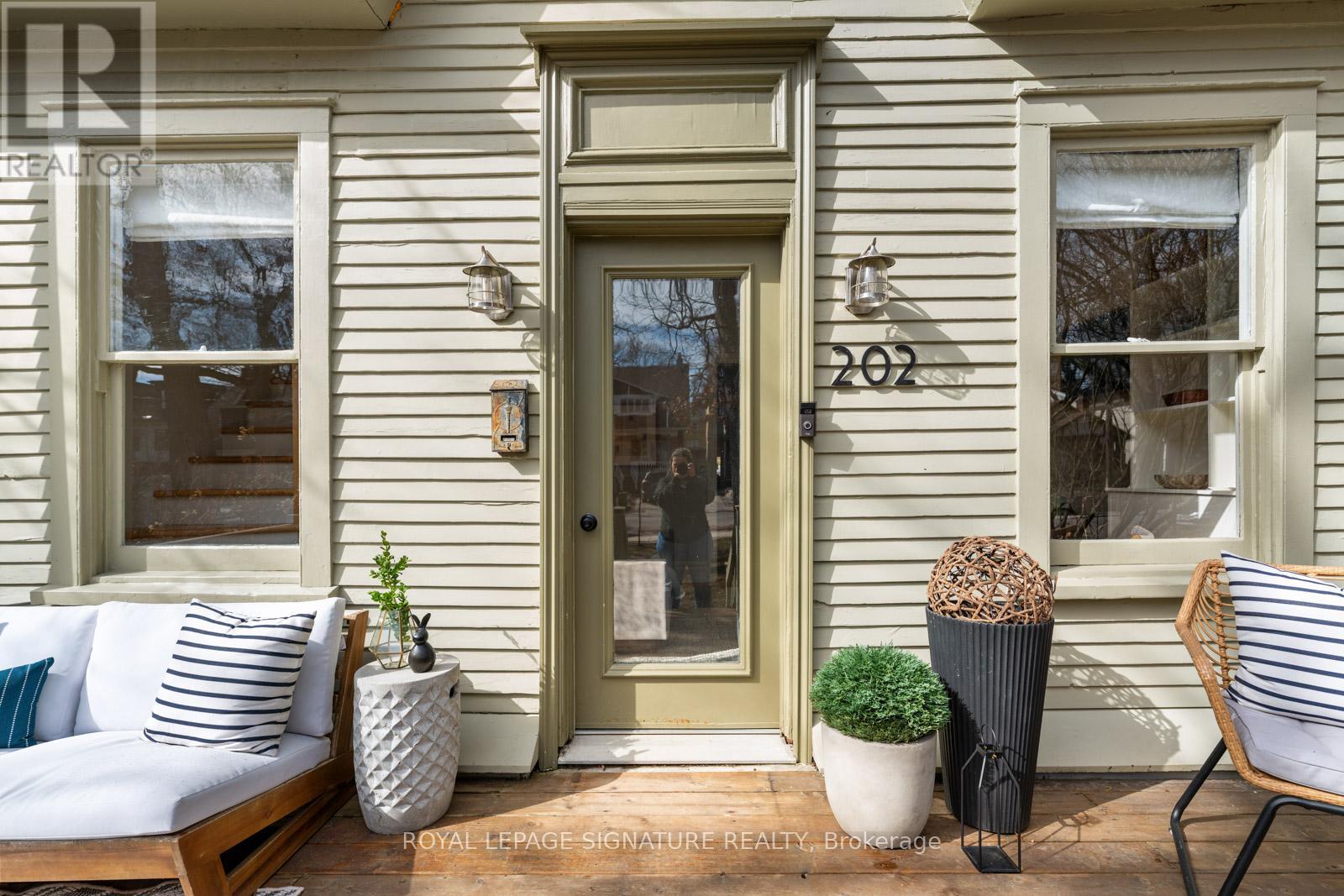 202 Silver Birch Avenue, Toronto (The Beaches), Ontario  M4E 3L5 - Photo 3 - E12918784