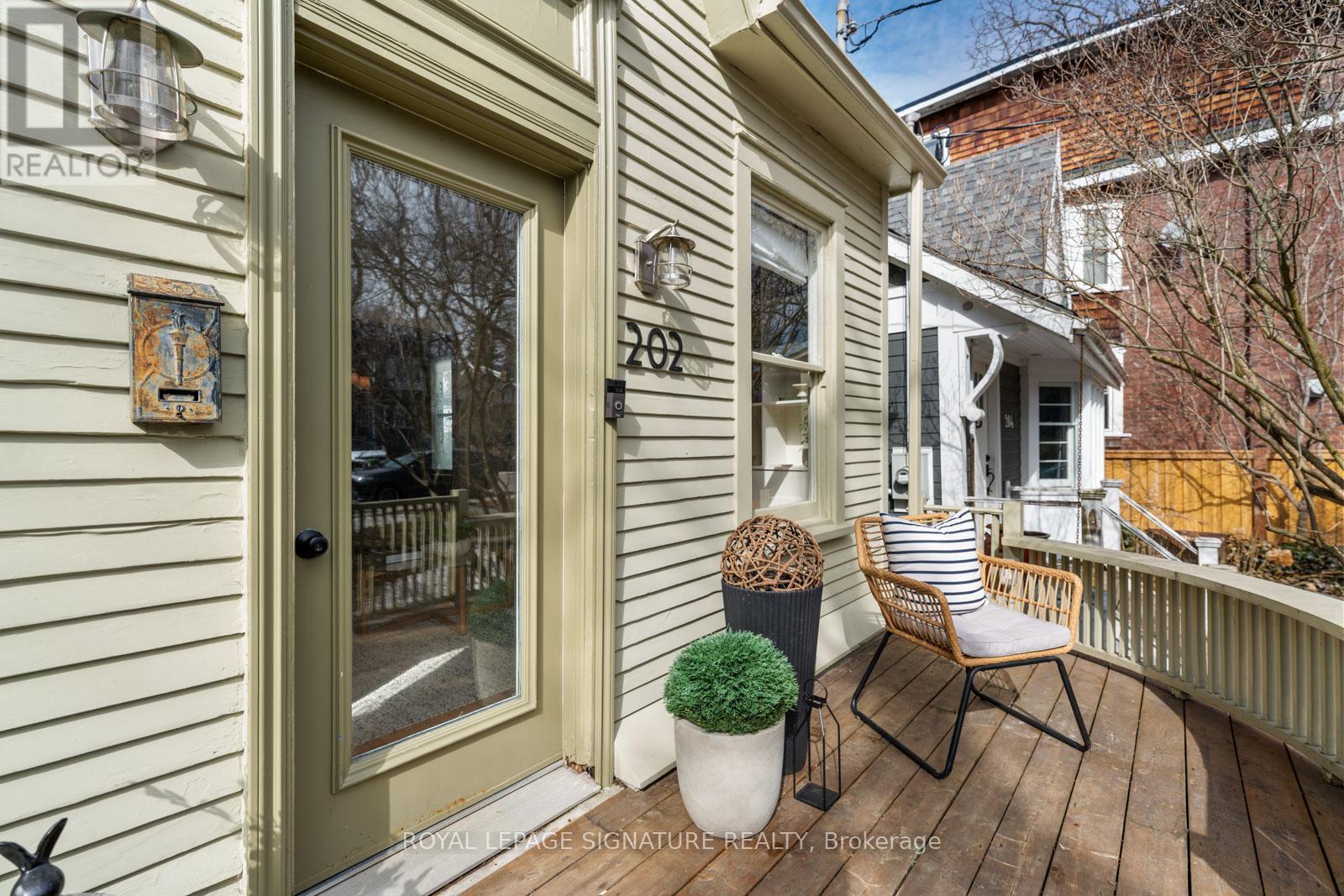 202 Silver Birch Avenue, Toronto (The Beaches), Ontario  M4E 3L5 - Photo 5 - E12918784