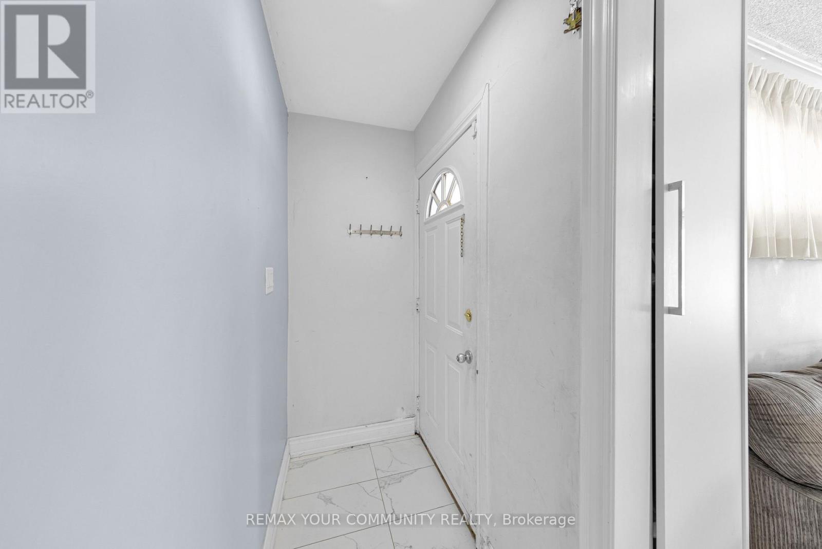 1192 Warden Avenue, Toronto, Ontario  M1R 2R1 - Photo 4 - E12919076