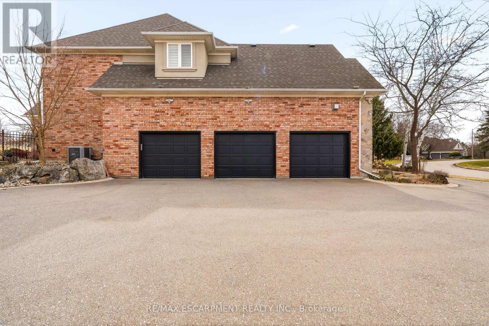 15 Palomino Drive, Hamilton, Ontario  L0R 1H3 - Photo 5 - X12871666