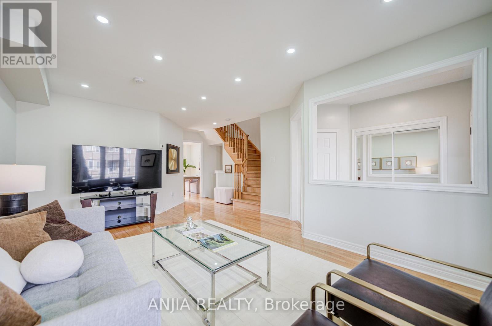 2033 Bur Oak Avenue, Markham, Ontario  L6E 1X3 - Photo 9 - N12918768