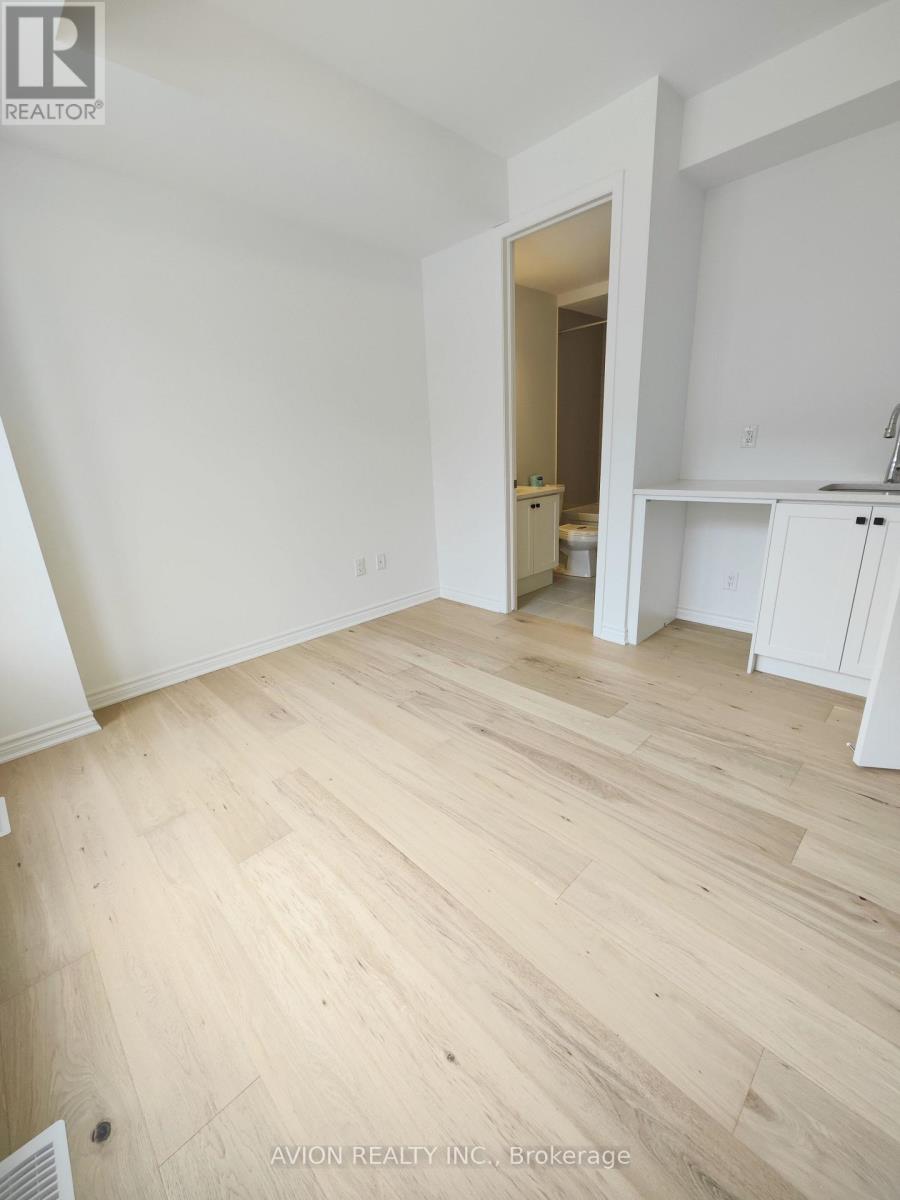 18 Avani Avenue, Markham, Ontario  L6C 3M3 - Photo 3 - N12918846