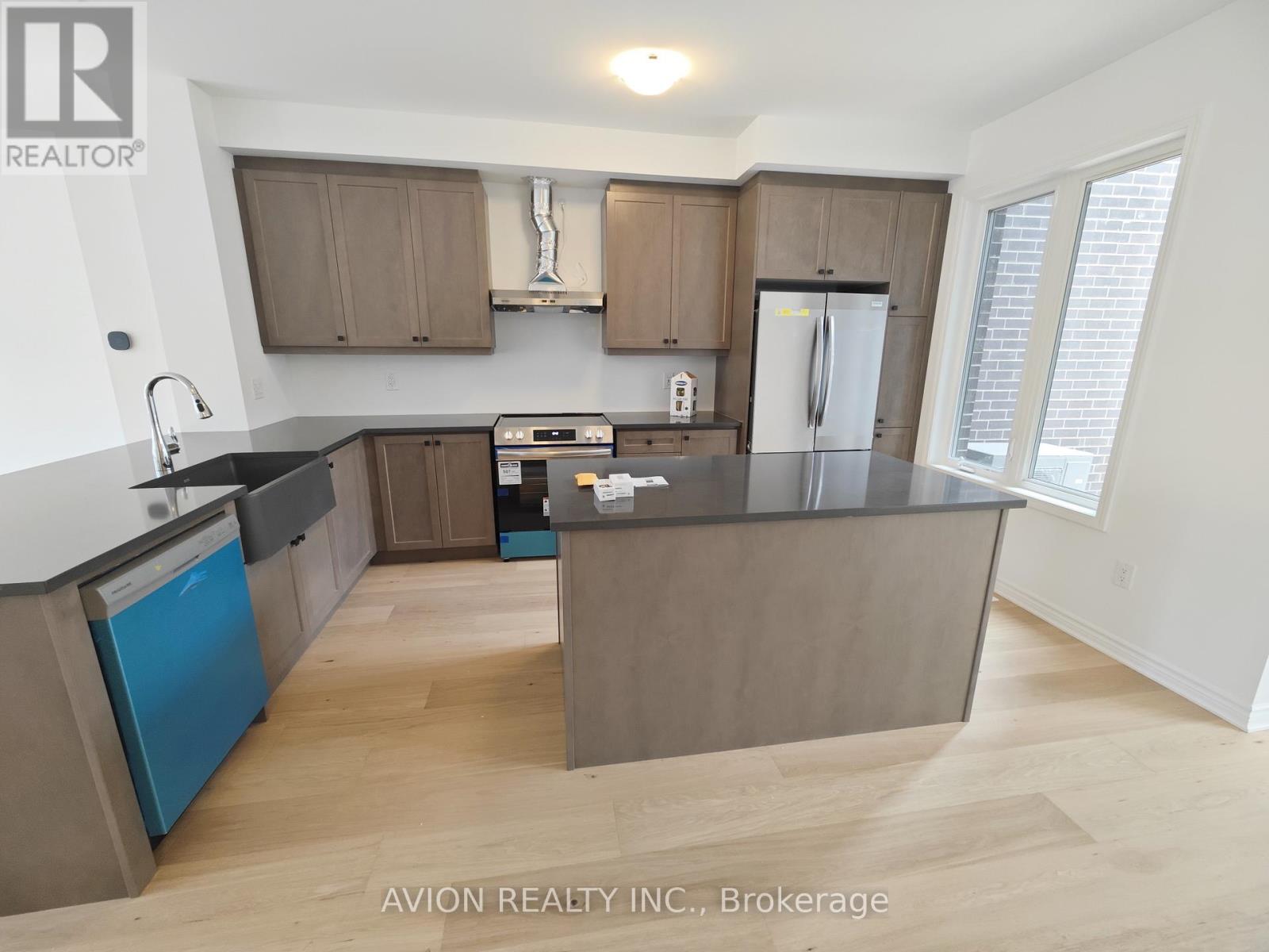 18 Avani Avenue, Markham, Ontario  L6C 3M3 - Photo 6 - N12918846