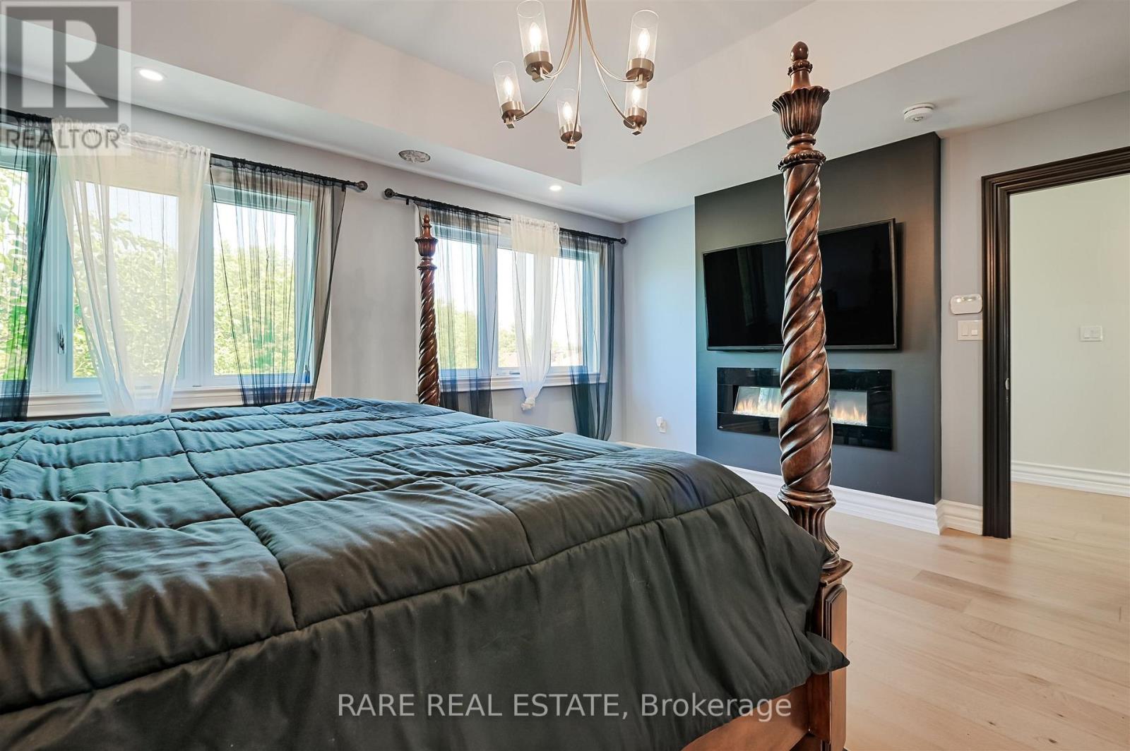 32 Bradfield Avenue W, Vaughan, Ontario M8Z 2A3 - Photo 19 - N12918874