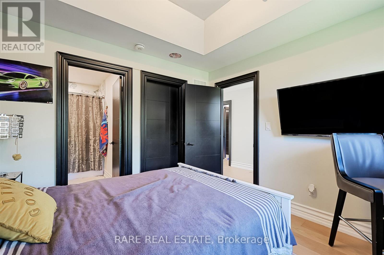 32 Bradfield Avenue W, Vaughan, Ontario M8Z 2A3 - Photo 23 - N12918874