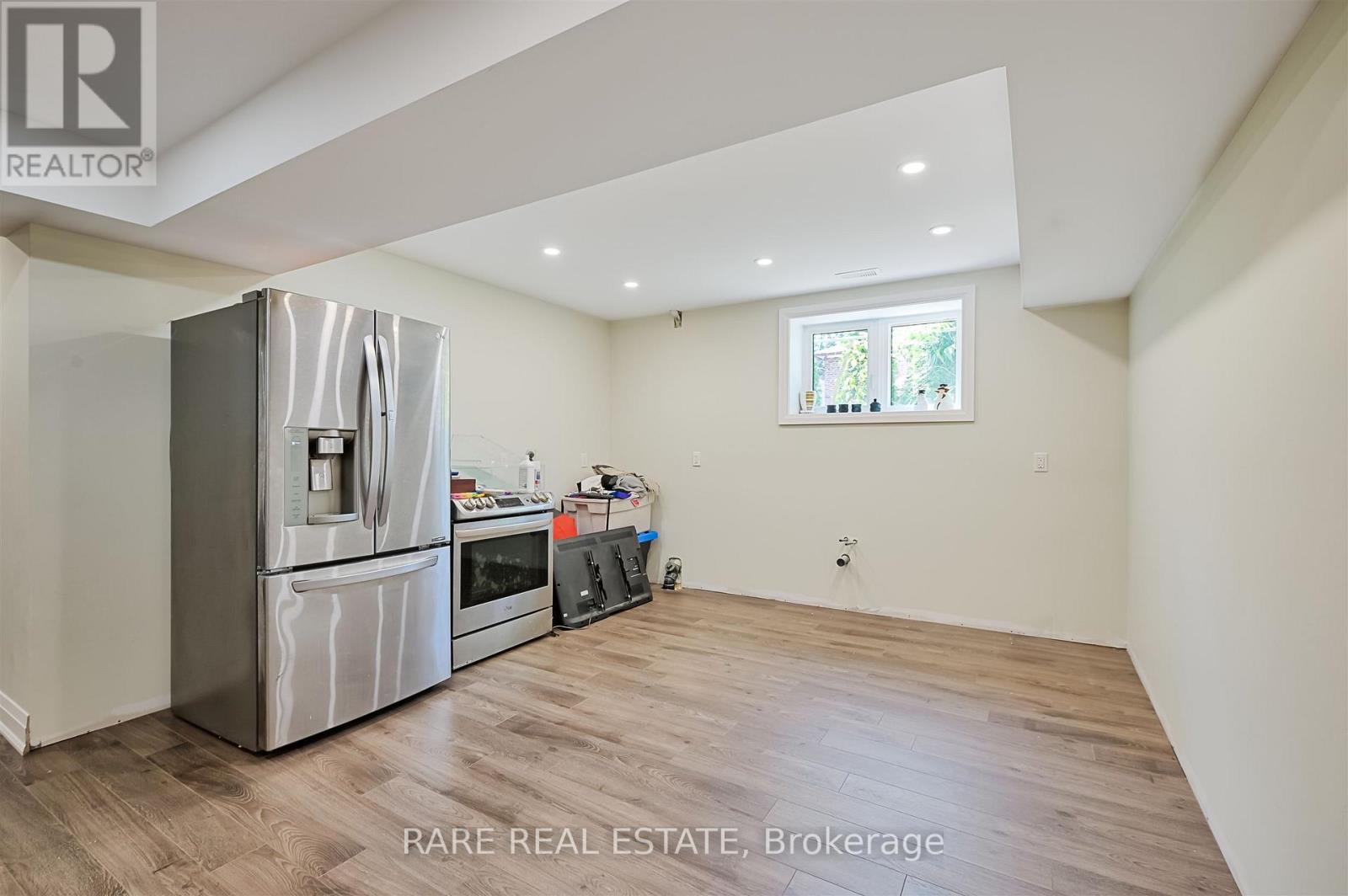 32 Bradfield Avenue W, Vaughan, Ontario M8Z 2A3 - Photo 30 - N12918874