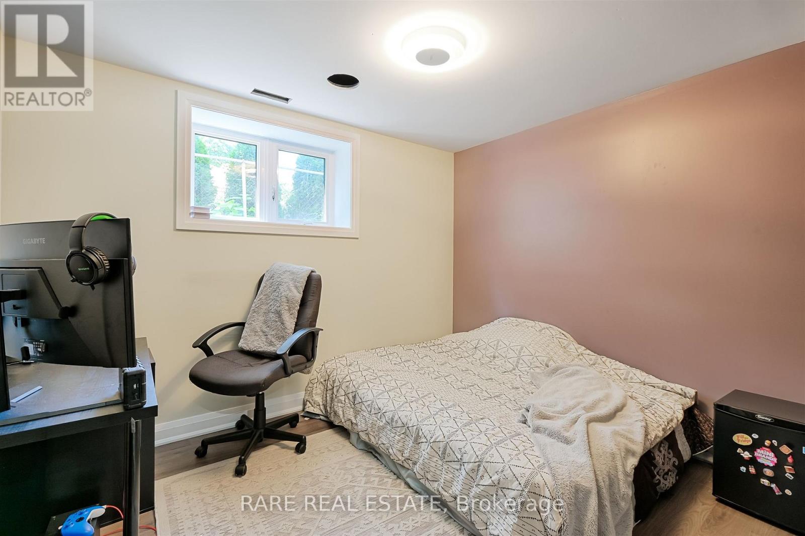 32 Bradfield Avenue W, Vaughan, Ontario M8Z 2A3 - Photo 35 - N12918874
