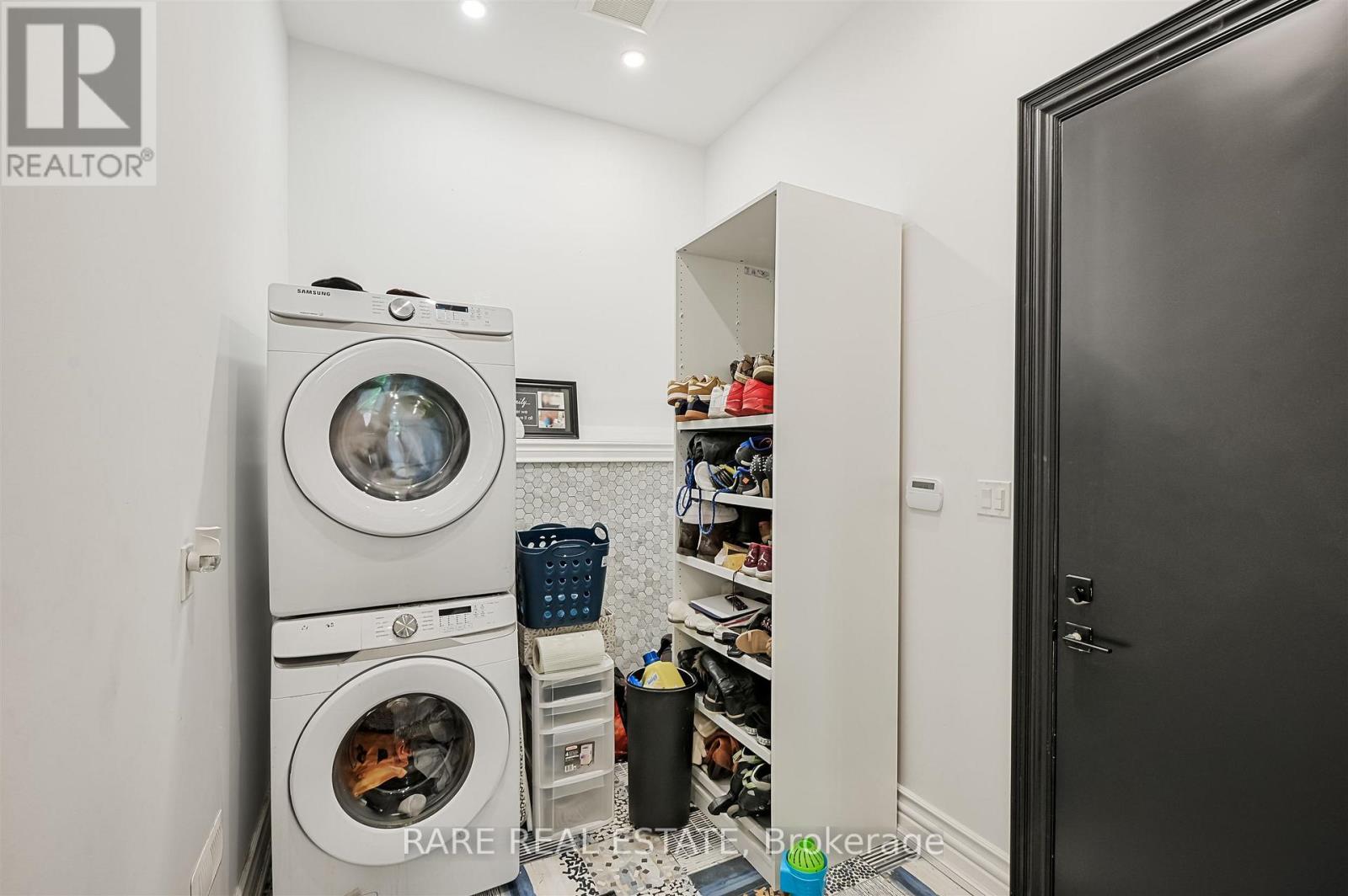 32 Bradfield Avenue W, Vaughan, Ontario M8Z 2A3 - Photo 36 - N12918874