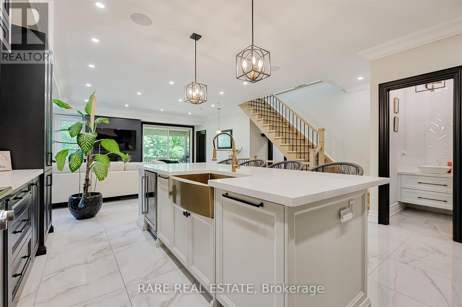 32 Bradfield Avenue W, Vaughan, Ontario M8Z 2A3 - Photo 7 - N12918874