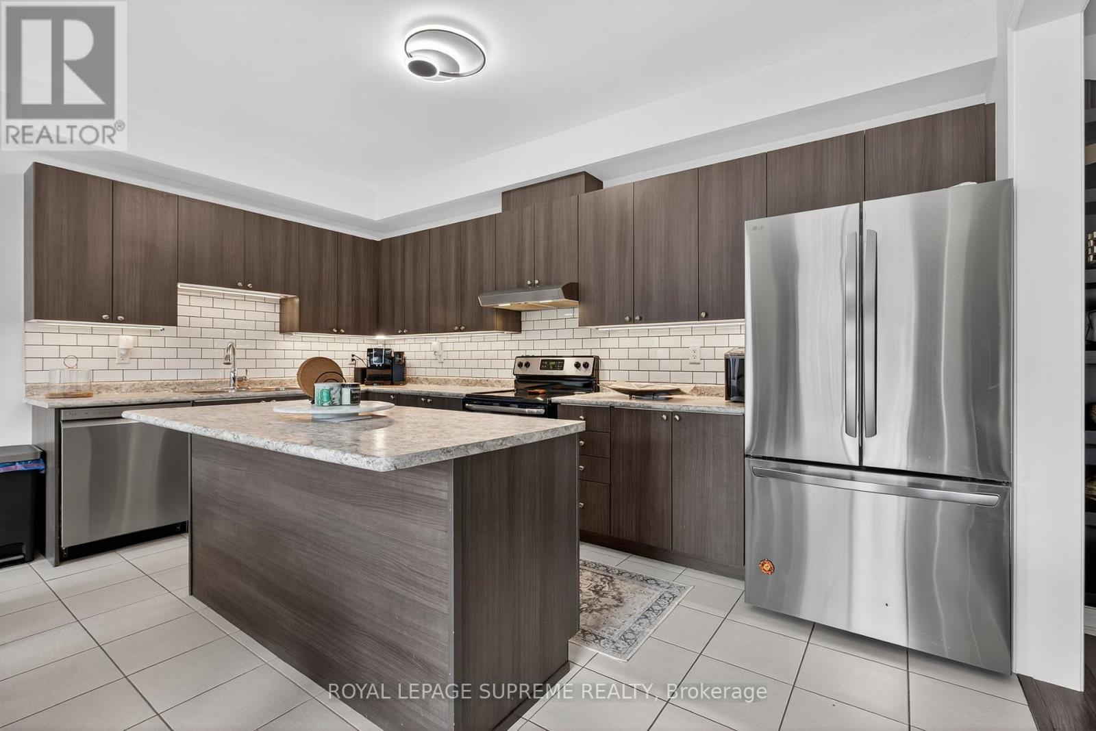 28 Mandley Street, Essa (Angus), Ontario  L3W 0B6 - Photo 14 - N12918896