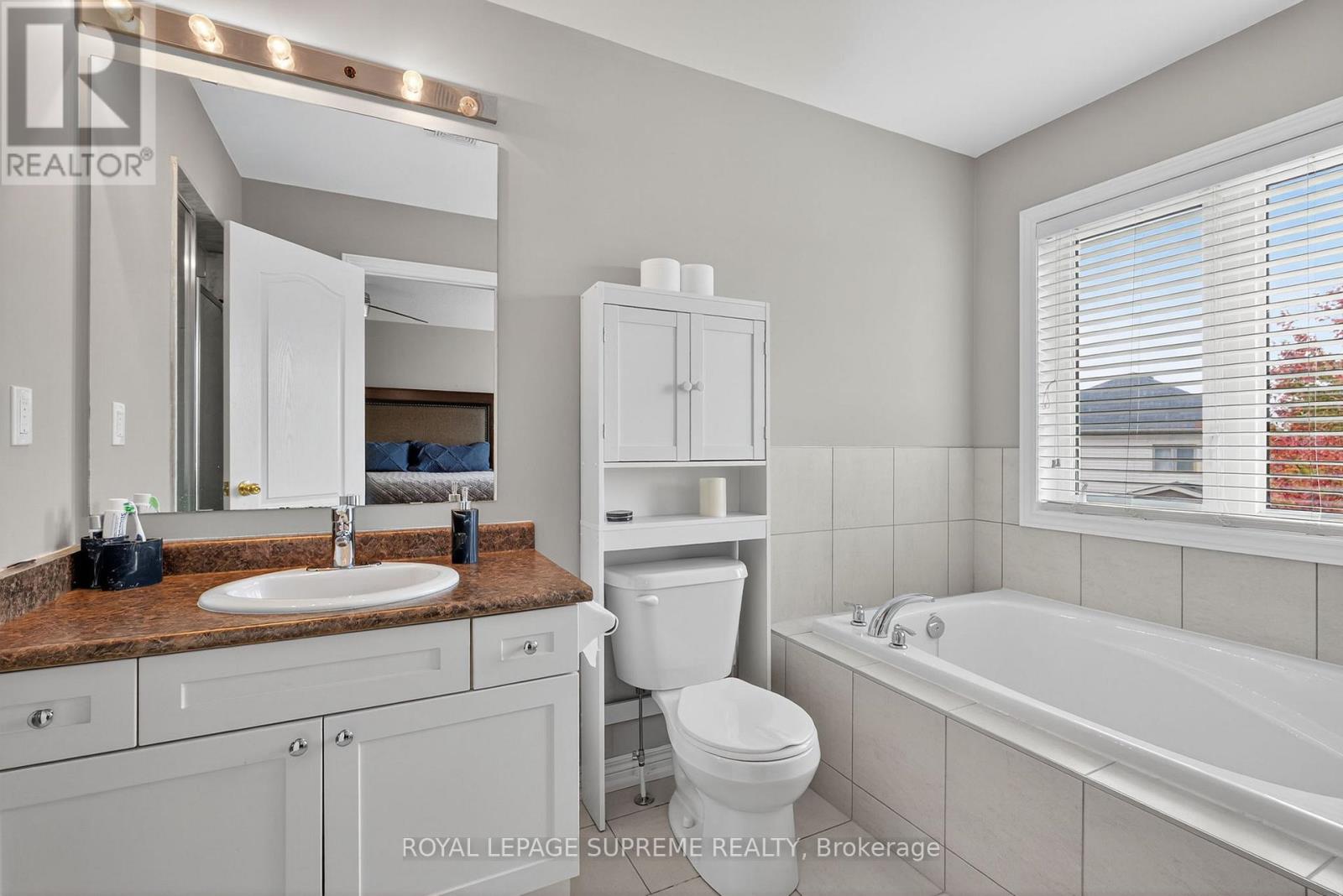 28 Mandley Street, Essa (Angus), Ontario  L3W 0B6 - Photo 22 - N12918896