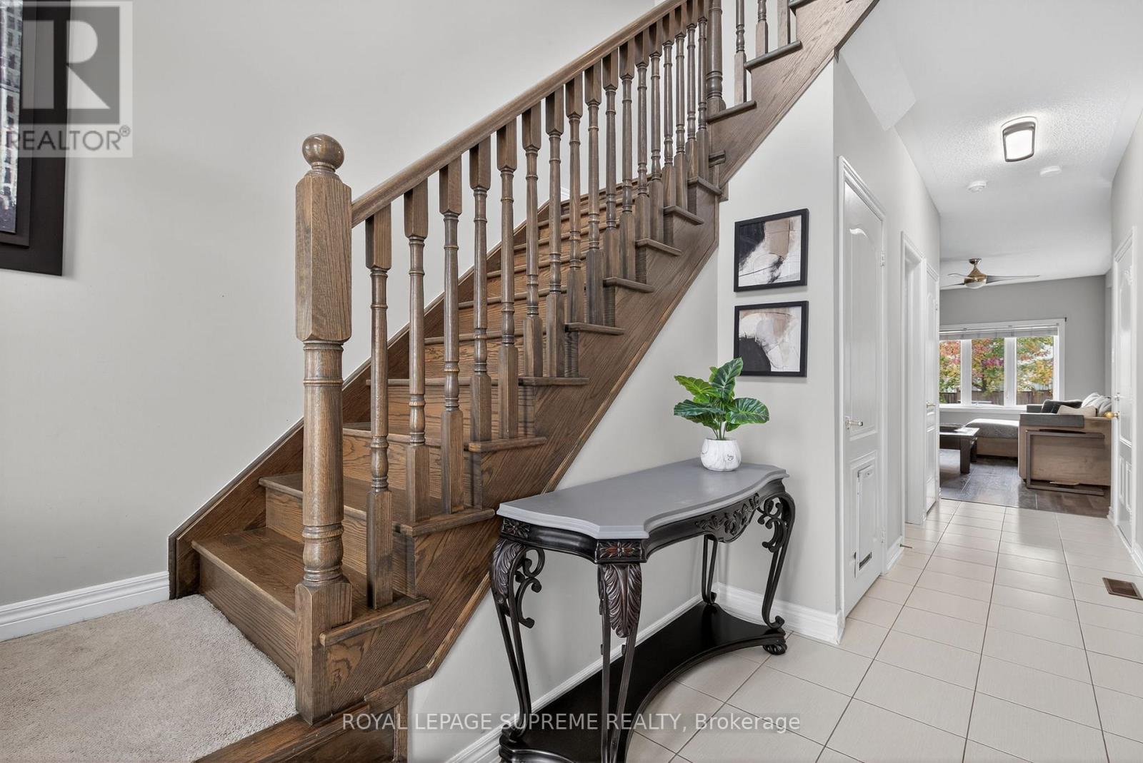 28 Mandley Street, Essa (Angus), Ontario  L3W 0B6 - Photo 7 - N12918896