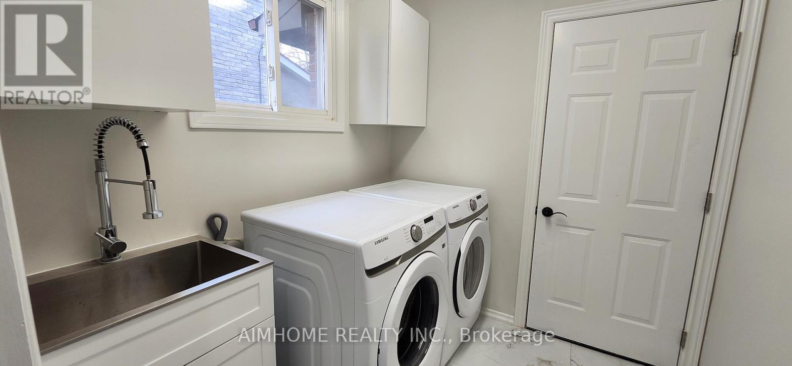 31 Spanhouse Crescent, Markham, Ontario  L3R 4E2 - Photo 13 - N12918928