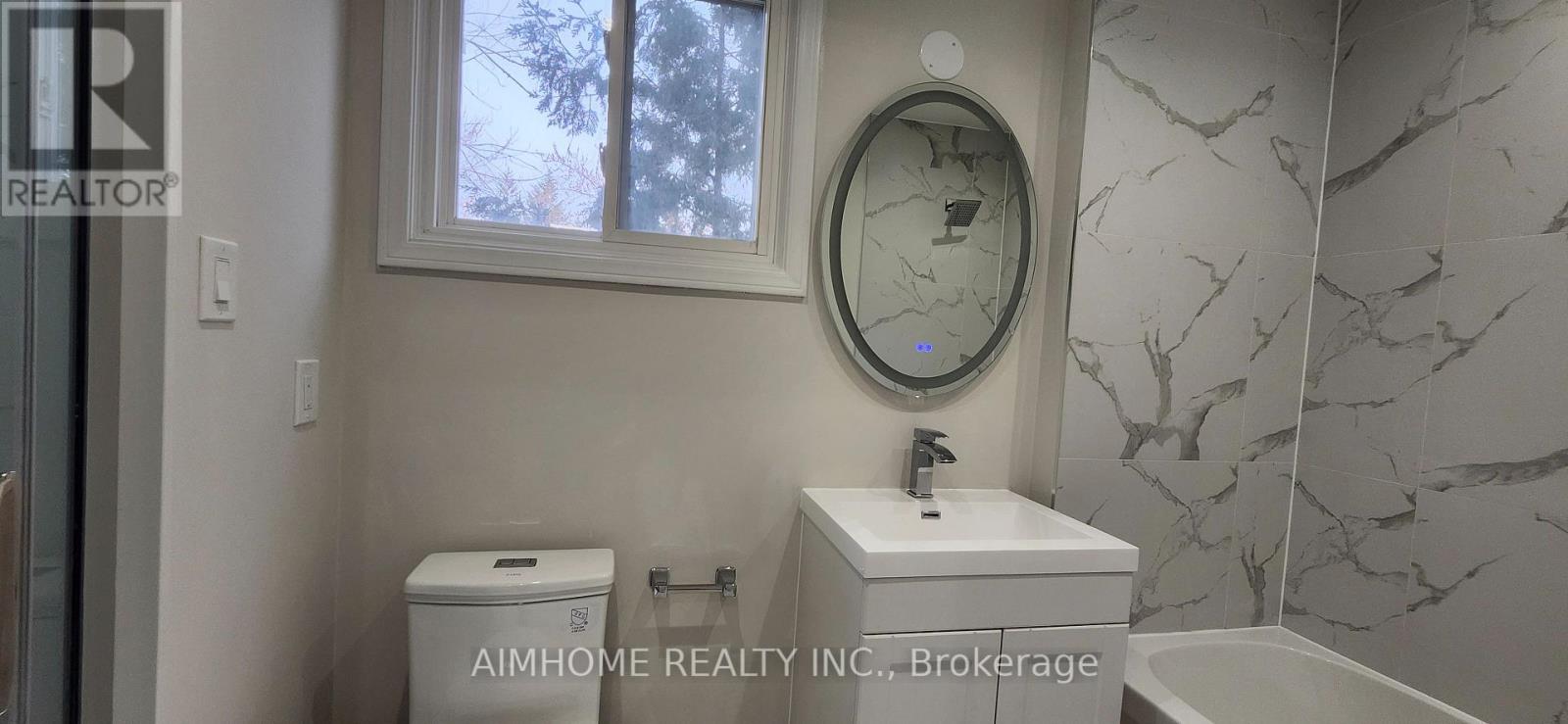 31 Spanhouse Crescent, Markham, Ontario  L3R 4E2 - Photo 27 - N12918928