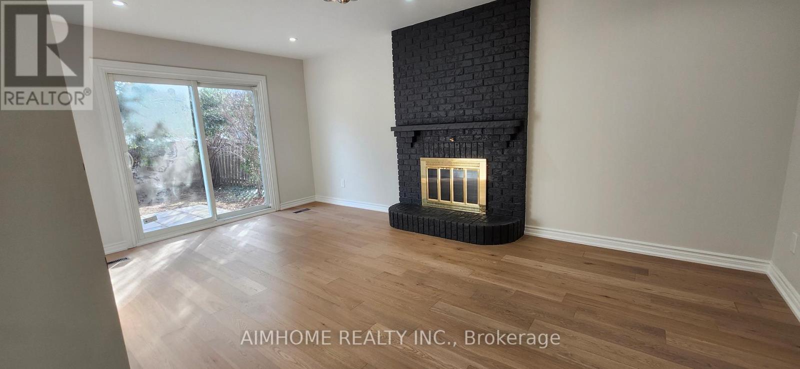 31 Spanhouse Crescent, Markham, Ontario  L3R 4E2 - Photo 7 - N12918928