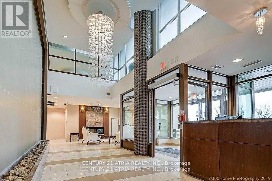 812 - 75 Norman Bethune Avenue, Richmond Hill (Beaver Creek Business Park), Ontario  L4B 0B6 - Photo 2 - N12918932