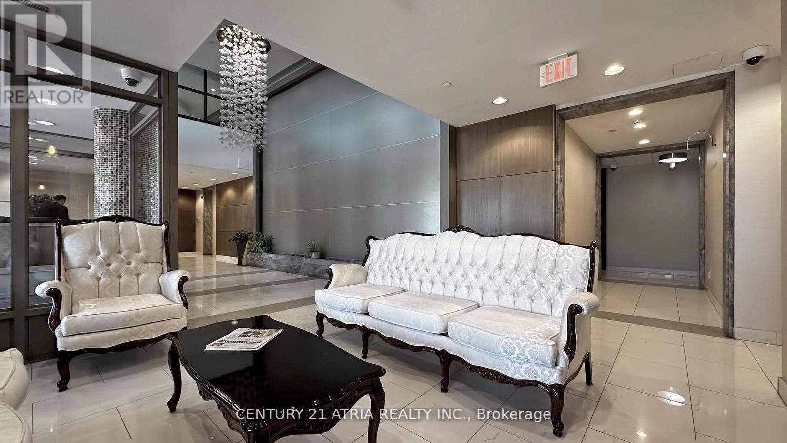 812 - 75 Norman Bethune Avenue, Richmond Hill (Beaver Creek Business Park), Ontario  L4B 0B6 - Photo 3 - N12918932