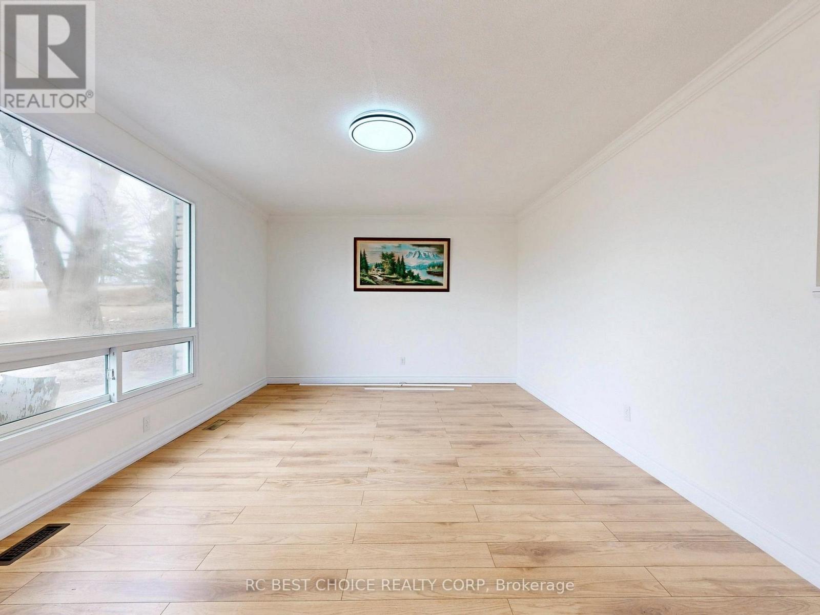 1377 Old Green Lane E, East Gwillimbury, Ontario  L9N 0L8 - Photo 11 - N12918960