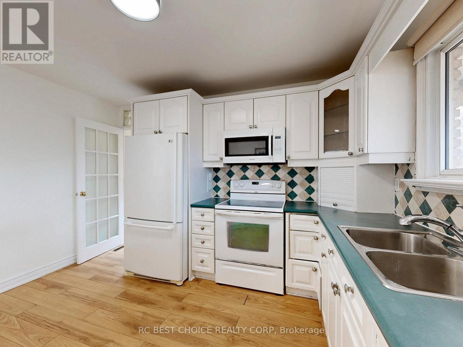 1377 Old Green Lane E, East Gwillimbury, Ontario  L9N 0L8 - Photo 15 - N12918960