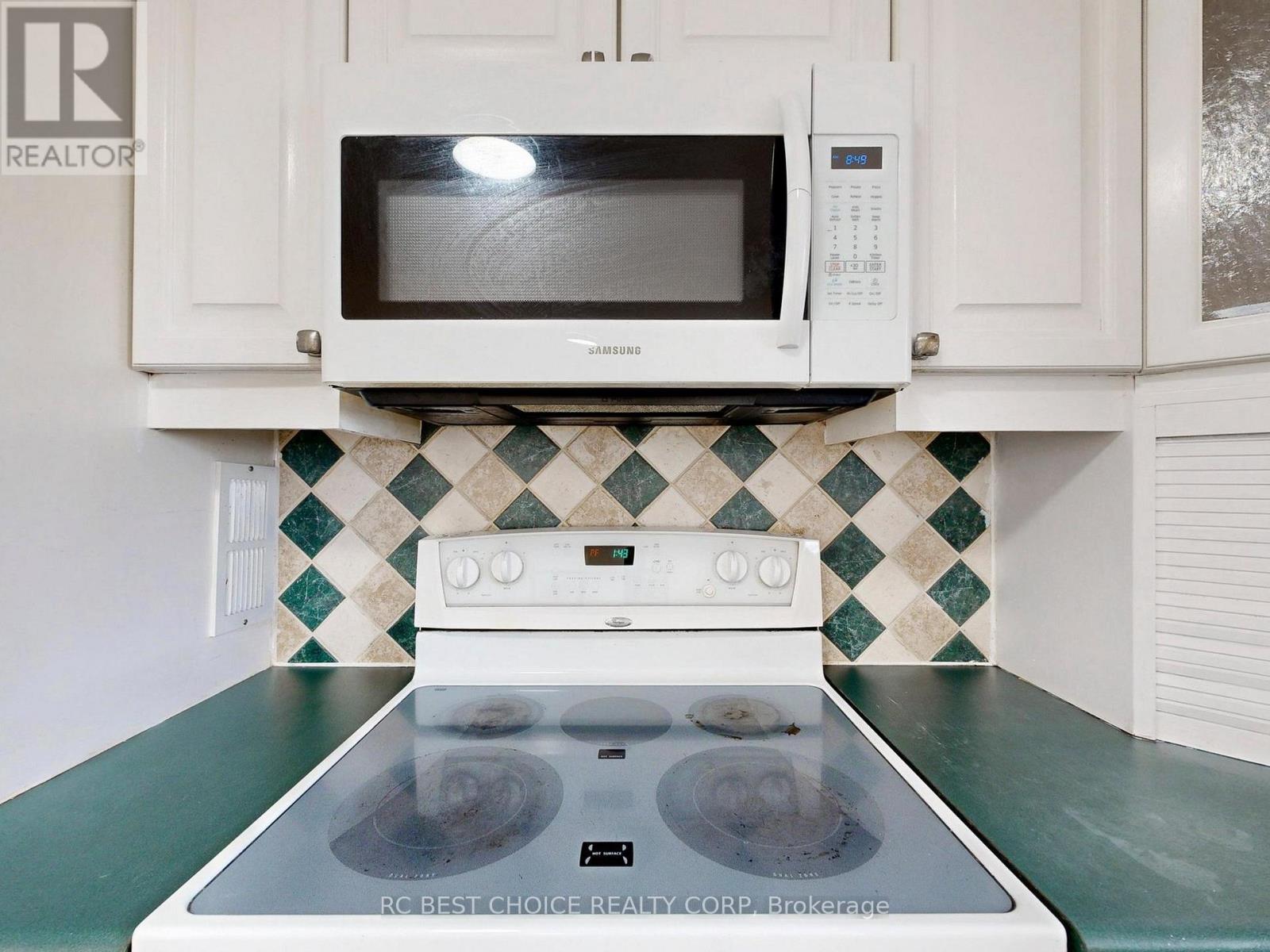 1377 Old Green Lane E, East Gwillimbury, Ontario  L9N 0L8 - Photo 17 - N12918960