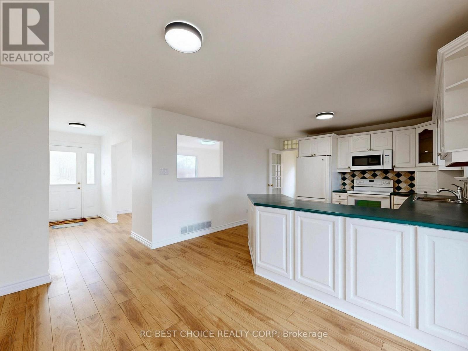 1377 Old Green Lane E, East Gwillimbury, Ontario  L9N 0L8 - Photo 19 - N12918960